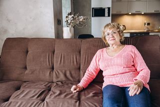 Ženy 60+ nosí denně 1 kus, který by podle stylistek měly mít jen doma. Většina o tom netuší